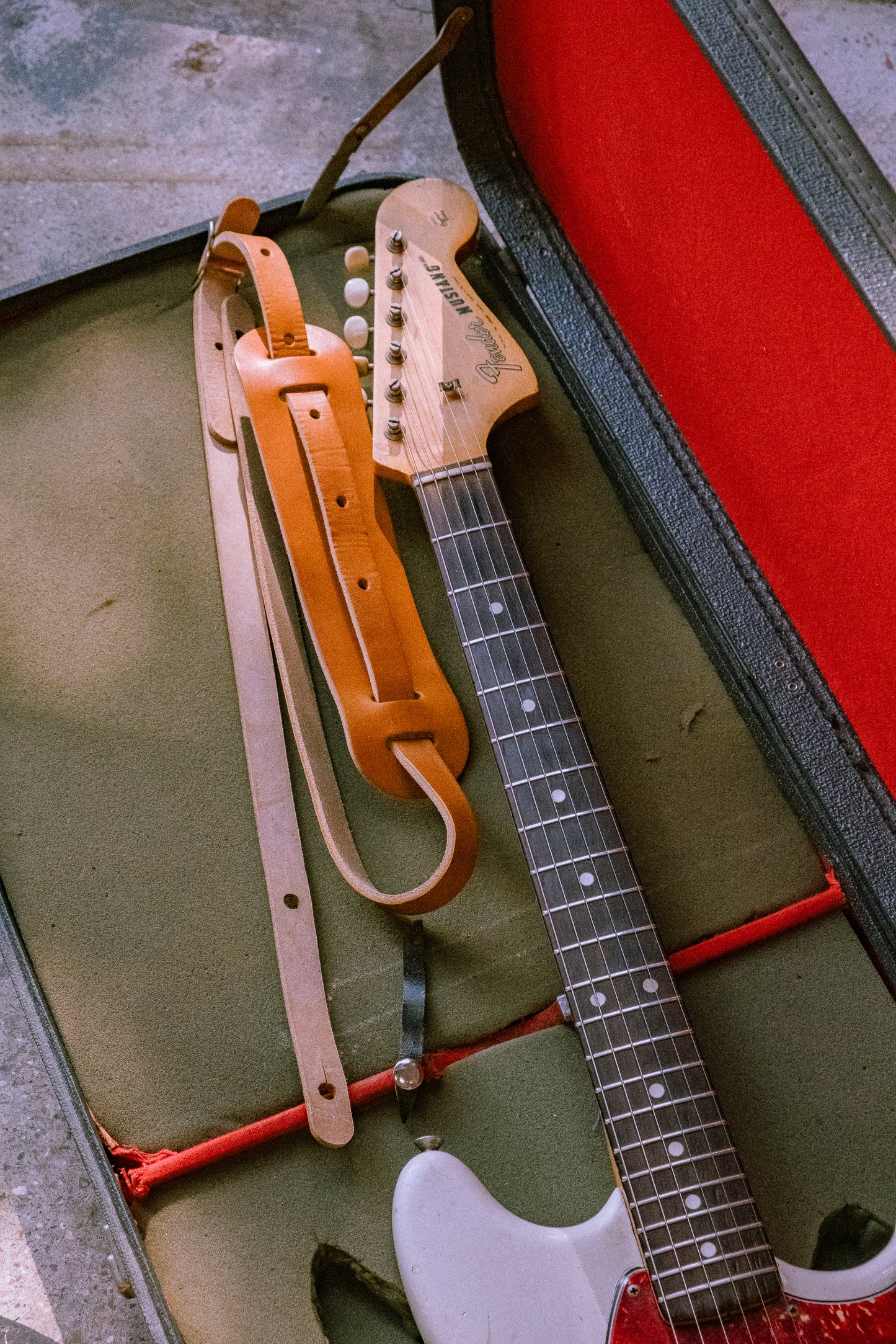 Tan British Leather Guitar Strap 3/4"