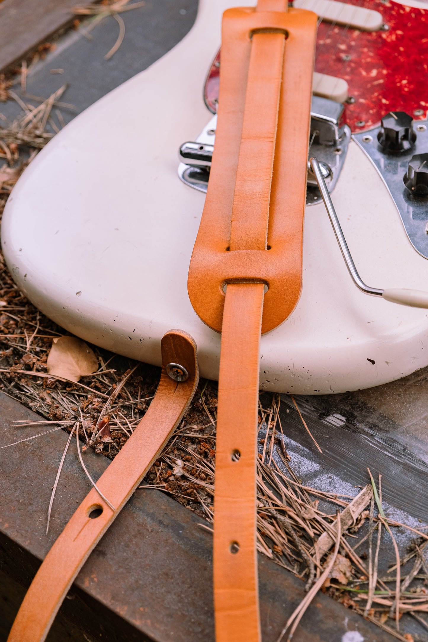 Tan British Leather Guitar Strap 3/4"