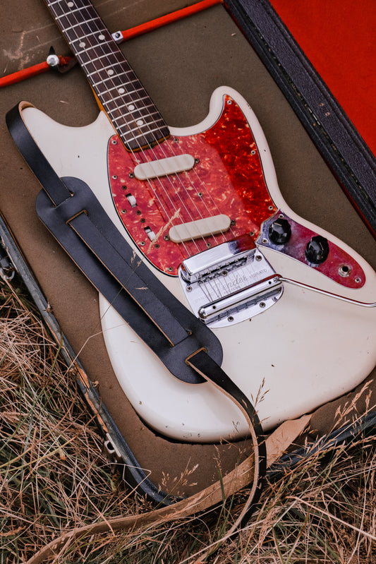 Black British Leather Guitar Strap 3/4"