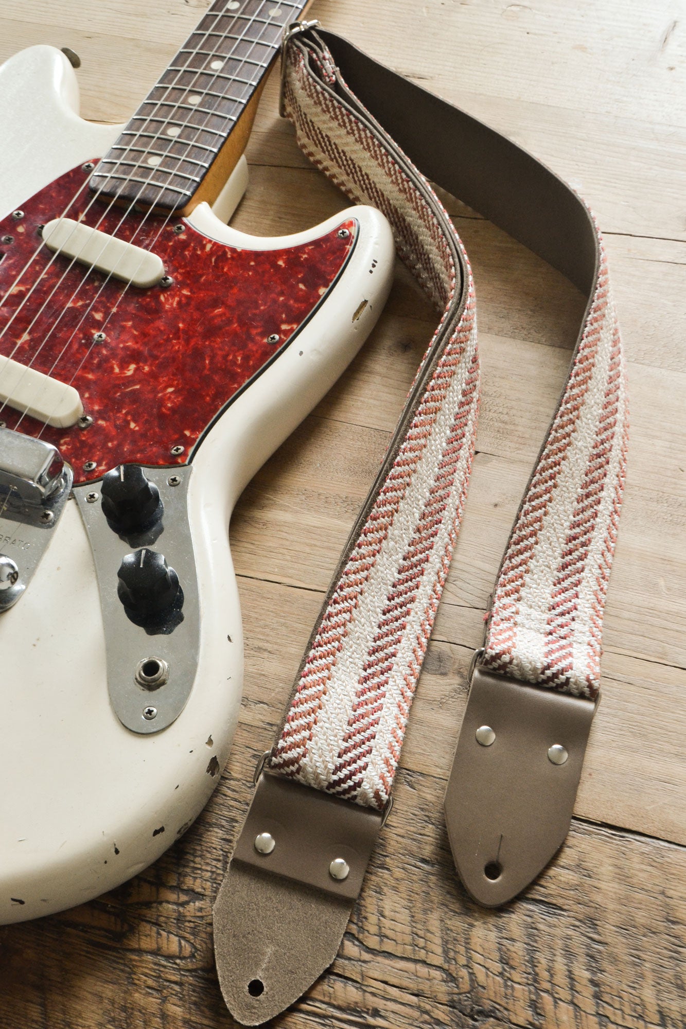 vintage guitar strap red